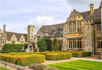 Where Americans Go To Find The England They Imagined