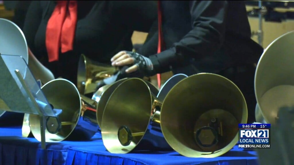 Strikepoint Handbell Ensemble Rings In The Holiday Spirit