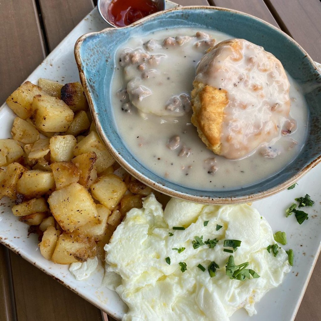 2 Biscuits And Gravy