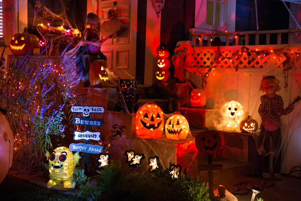 Where To See Halloween Decorations and Haunted Houses in Orange