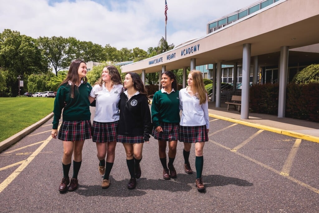 5 Iha Women