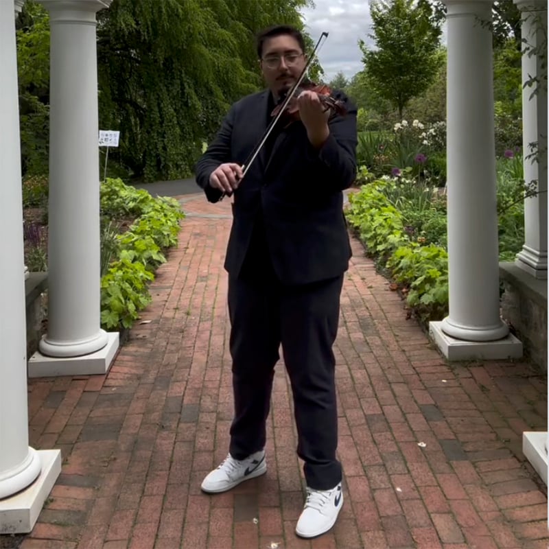A New Jersey violinist helps make a Morristown wedding something special.