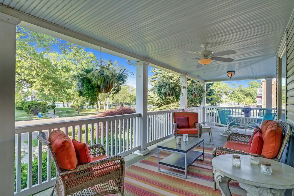 Lakeviewporch V1 Current
