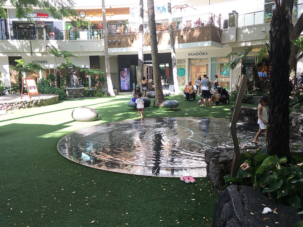Our Guide: The Best Kids Play Areas at Oʻahu's Malls International Market Place Grassy Area