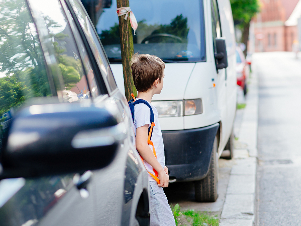 pedestriansafety_boy_parked-cars