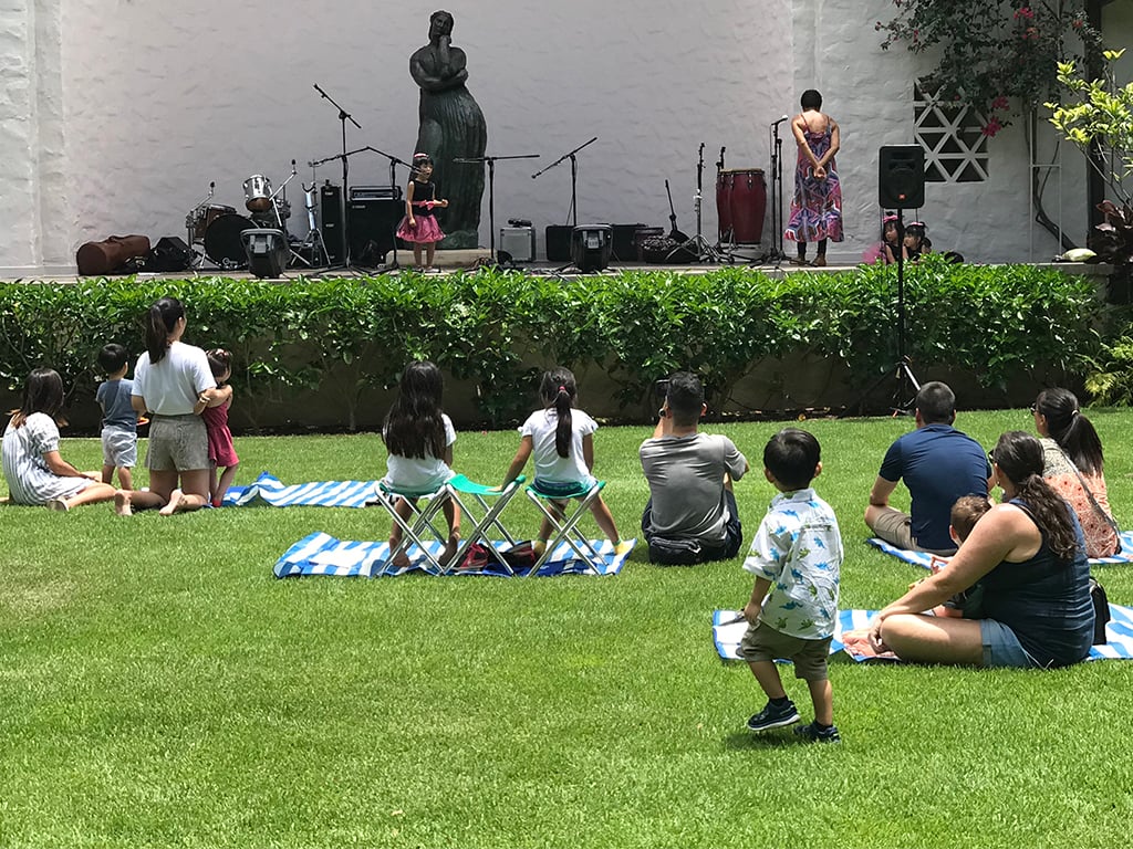 bohfamilysunday_lawn_music