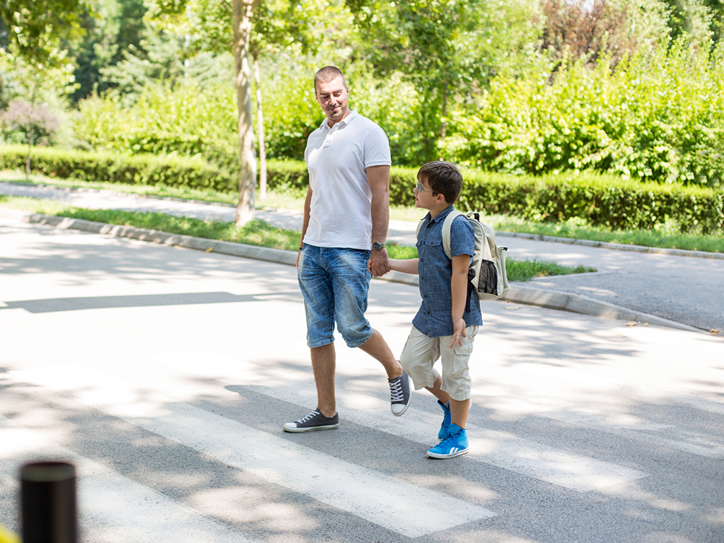 pedestrian_dad_son_crosswalk