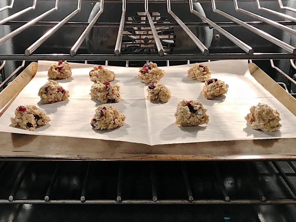 banana-cookies-oven