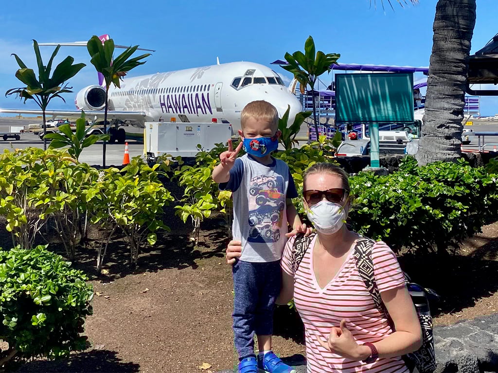 travel-covid-hawaiian-plane-kona.jp