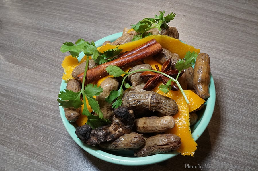 Boiled peanuts with oxtail spice