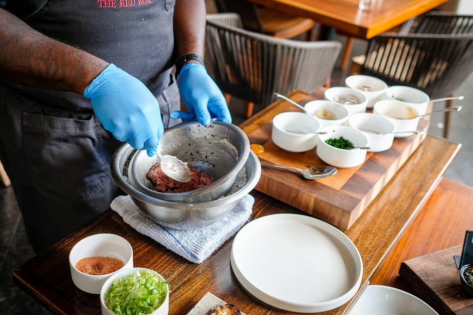 Tableside preparation of steak tartare