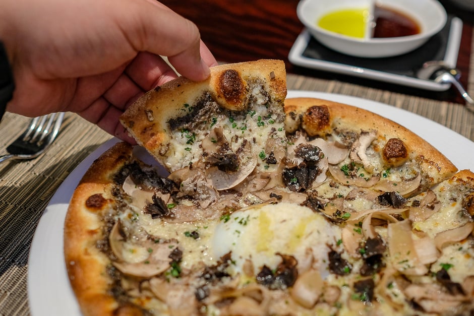 Truffle pizza
