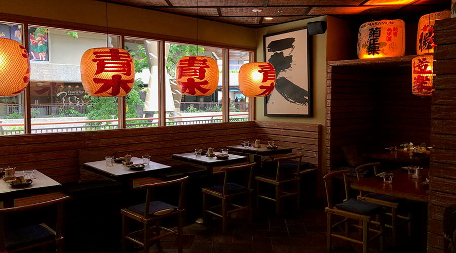 Inside of Doraku Sushi Waikiki