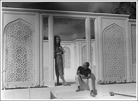 Doris Duke and husband James Cromwell in the Jali Pavilion at Shangri La in 1939. Courtesy of the Doris Duke Charitable Foundation.