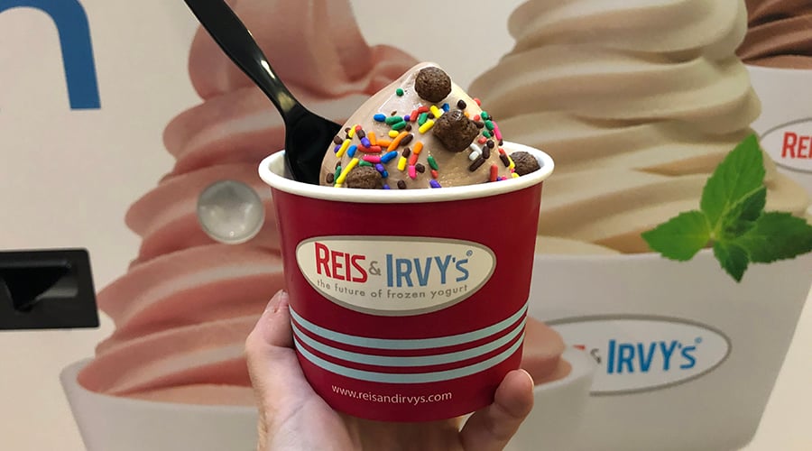 Reis & Irvy's Robotic Frozen Yogurt Robot