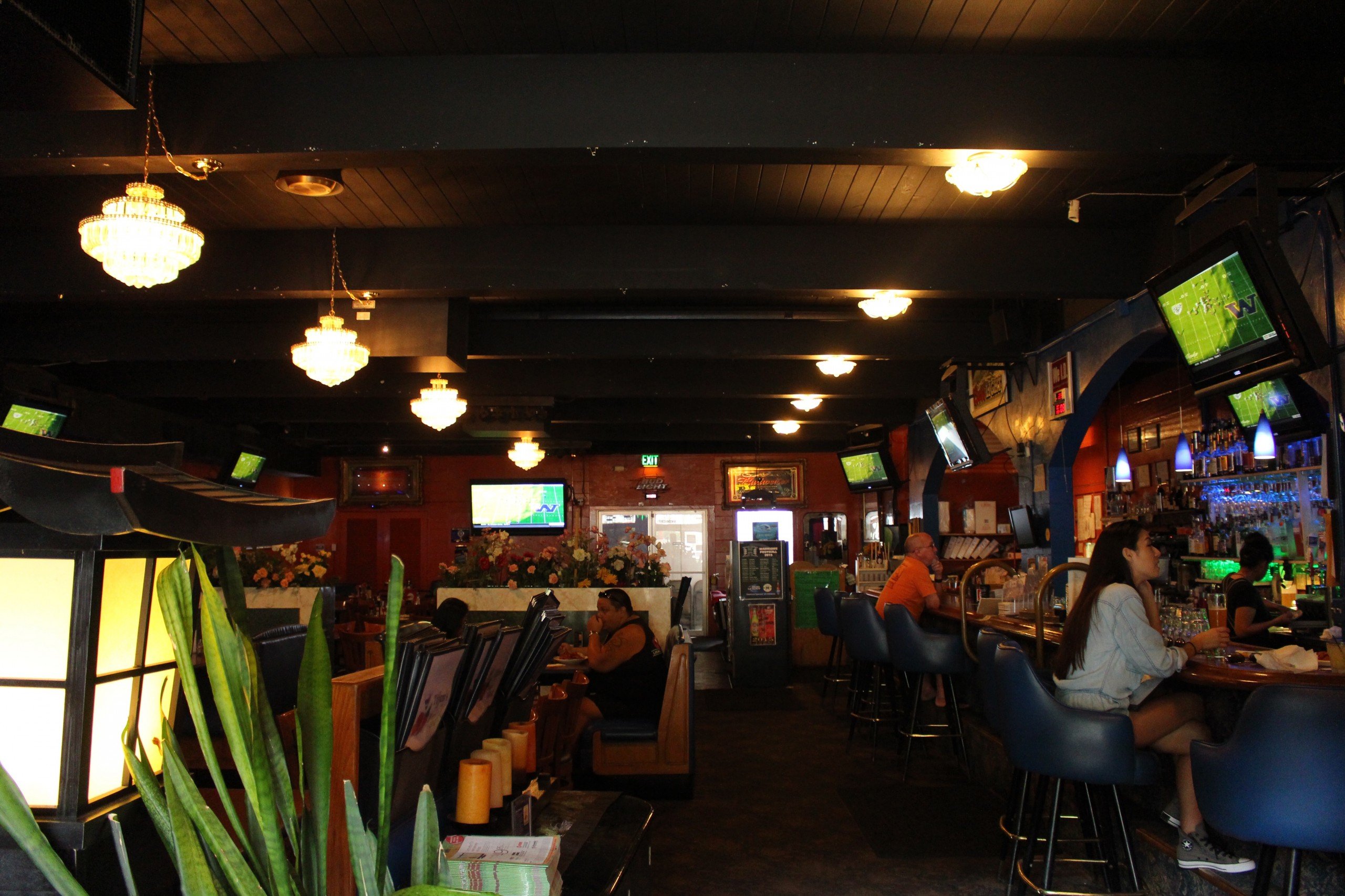 Hidden gem Maui: Tiffany's Bar \u0026 Grill