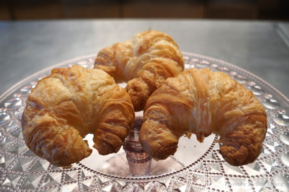 JABSOM’s new cafe has fresh baked goods and salads