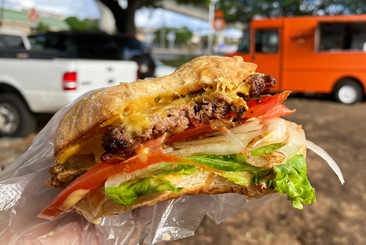 Carnivores Have a Smashing Good Reason to Find this 'Aiea Food Truck - Vimarsana News