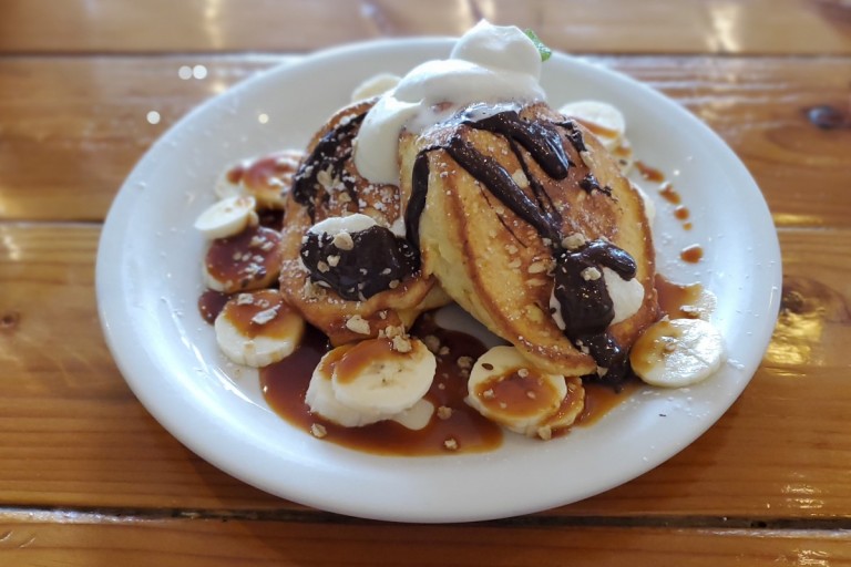 How a Hawai‘i Restaurant Launched the Soufflé Pancake Craze