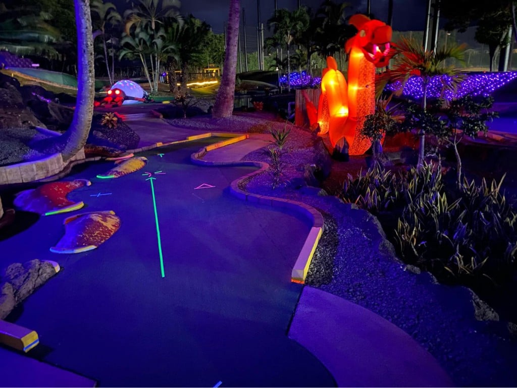 Haunted Glow Putt Photo Family Haunt Hawaii