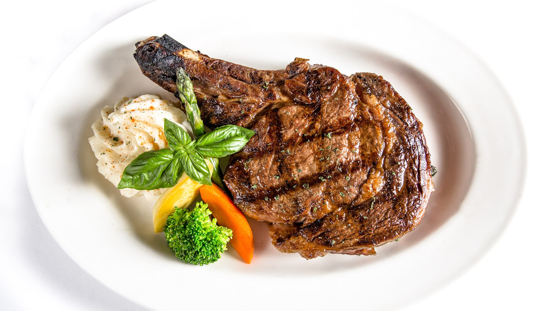 Get 15 Percent Off Hy’s Steak House on Mahalo Mondays