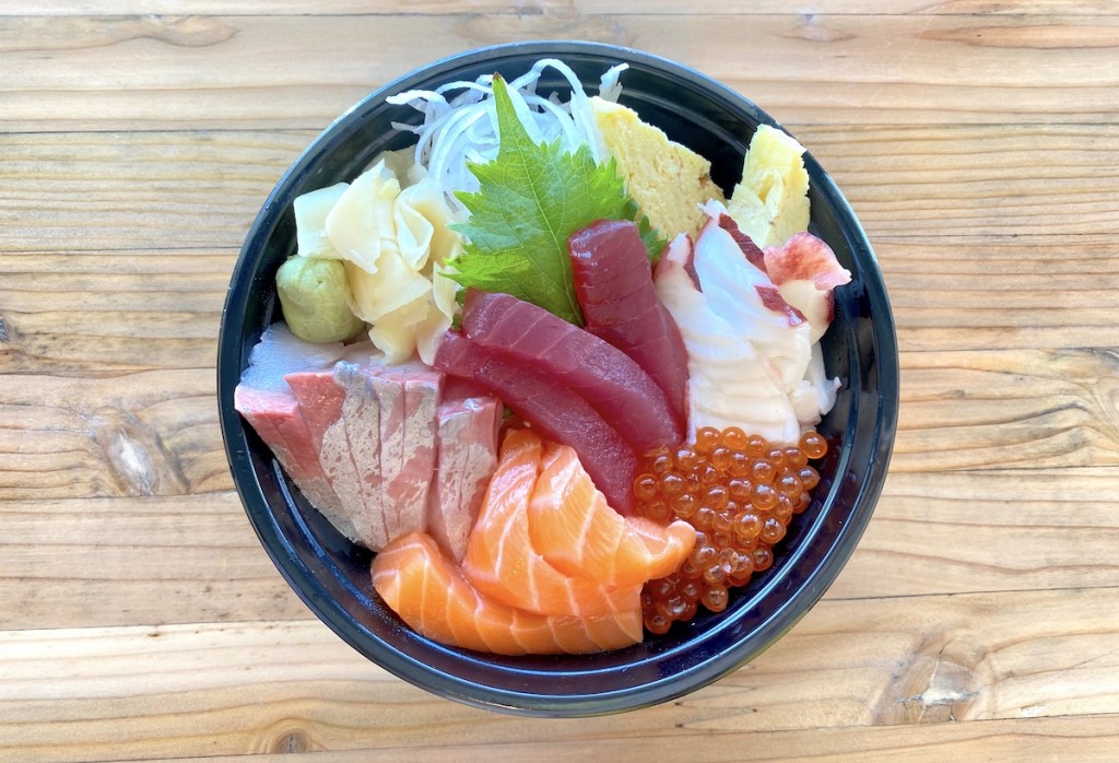 Chirashi Bowls Where You Least Expect Them in Honolulu