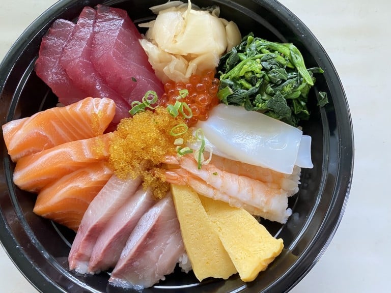 Chirashi Bowls Where You Least Expect Them in Honolulu