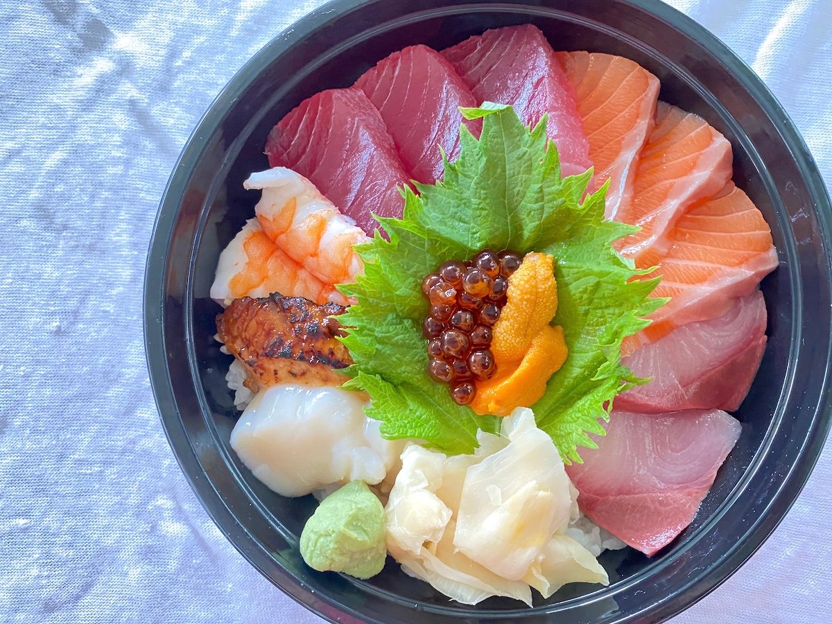 chirashi don sushi bar