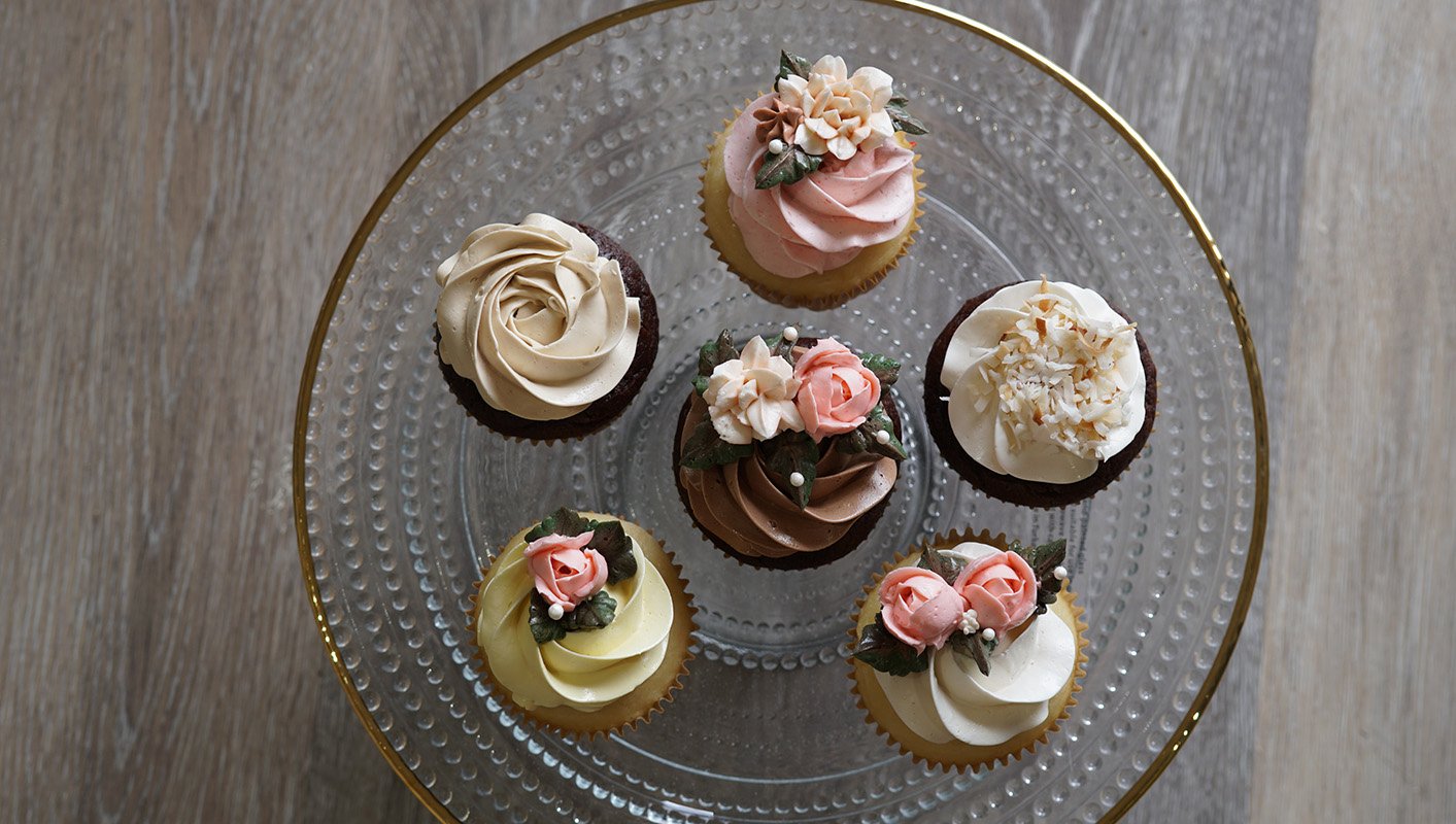 Cupcakes Delivery, Order Cupcakes Online by Best Cake Shop - Flower Aura