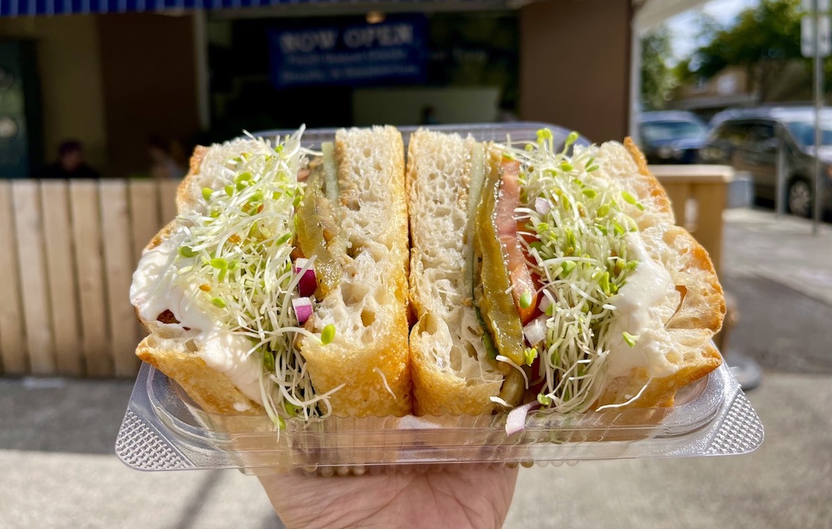 https://wpcdn.us-midwest-1.vip.tn-cloud.net/www.honolulumagazine.com/content/uploads/2022/03/t/r/over-easy-roasted-eggplant-sandwich-maria-burke.jpg