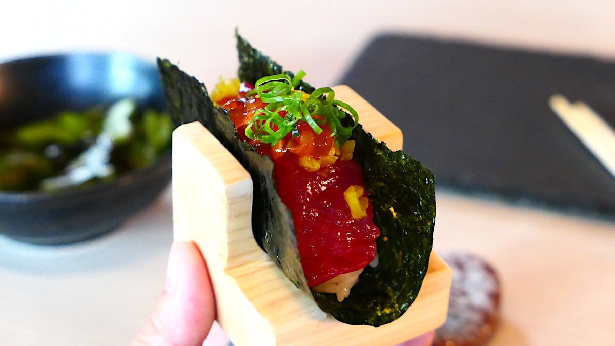 how to eat temaki