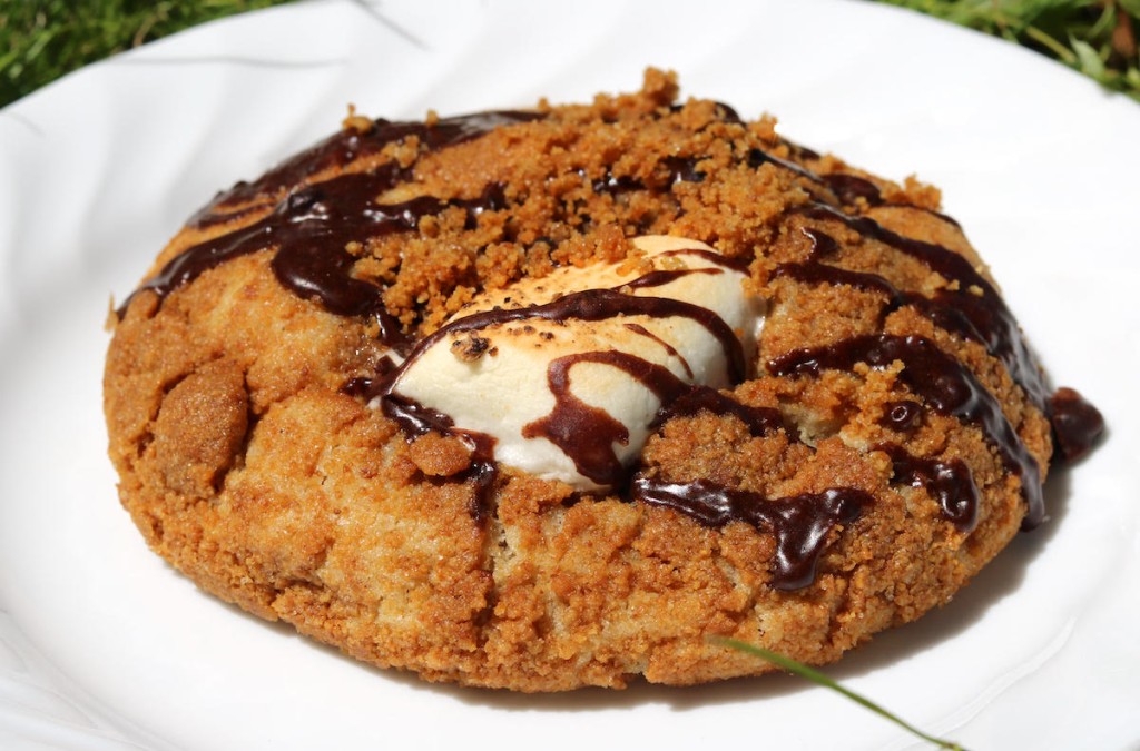 Are Kapolei’s New Crumbl Cookies Worth a 35Minute Wait in Line?