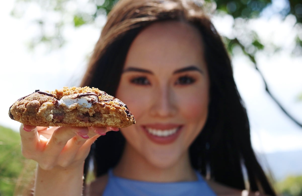 Crumbl cookies: Way batter than expected