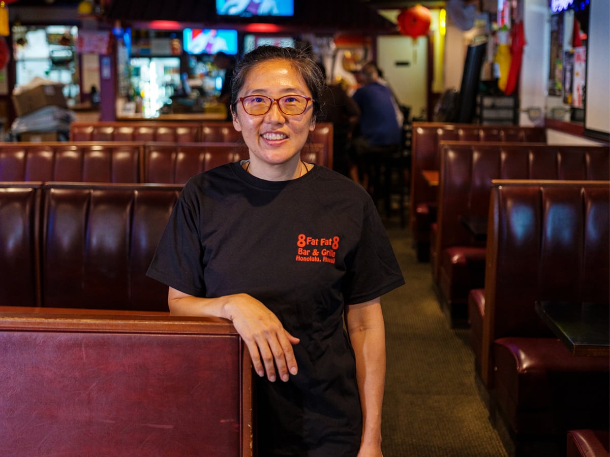 What to Love About Honolulu’s Dive Bars—and It’s Not Just the Food