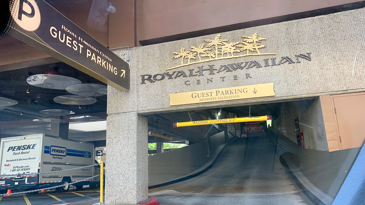 A Local’s Guide to Parking in Waikīkī While Dining Out