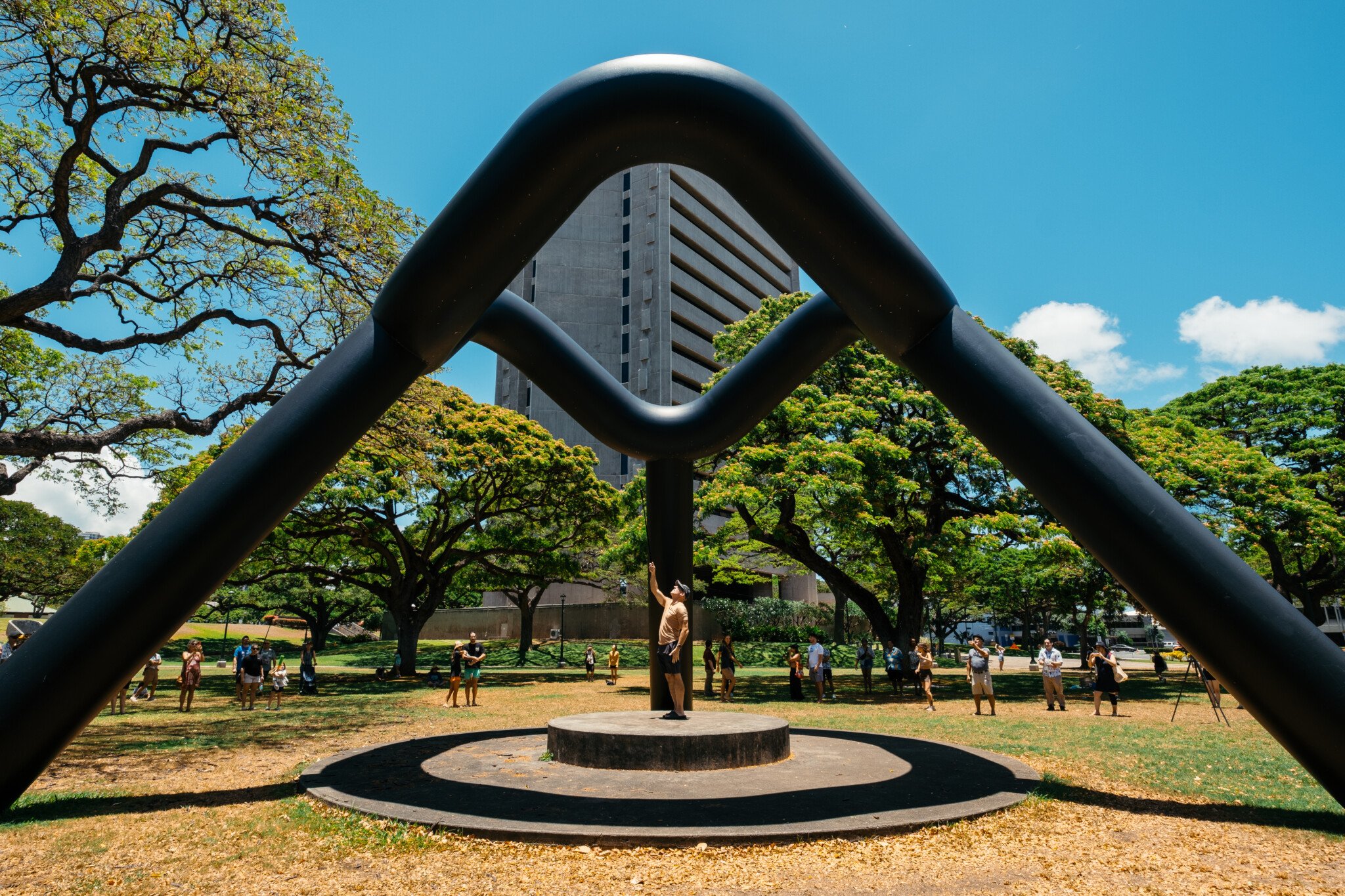 Photo Gallery: Lāhainā Noon Over Sky Gate in Downtown Honolulu