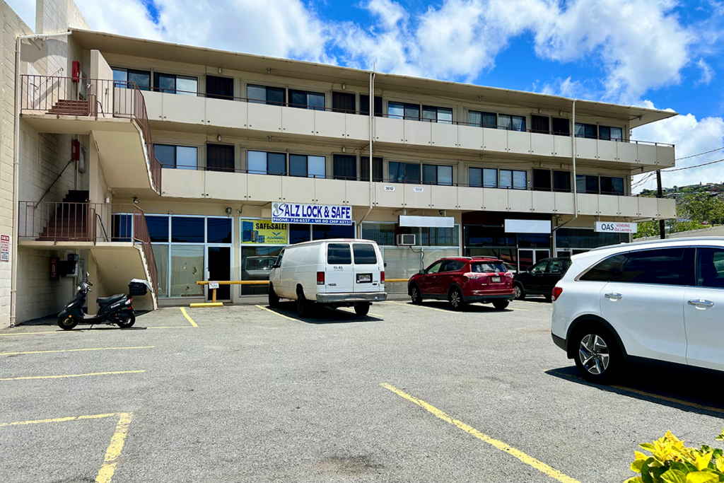 Asahi Grill Kaimuki Parking 2 Pc Andrea Lee