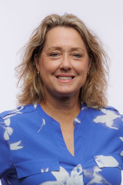 Hn2508 Ay Cw Laura Beeman 8571