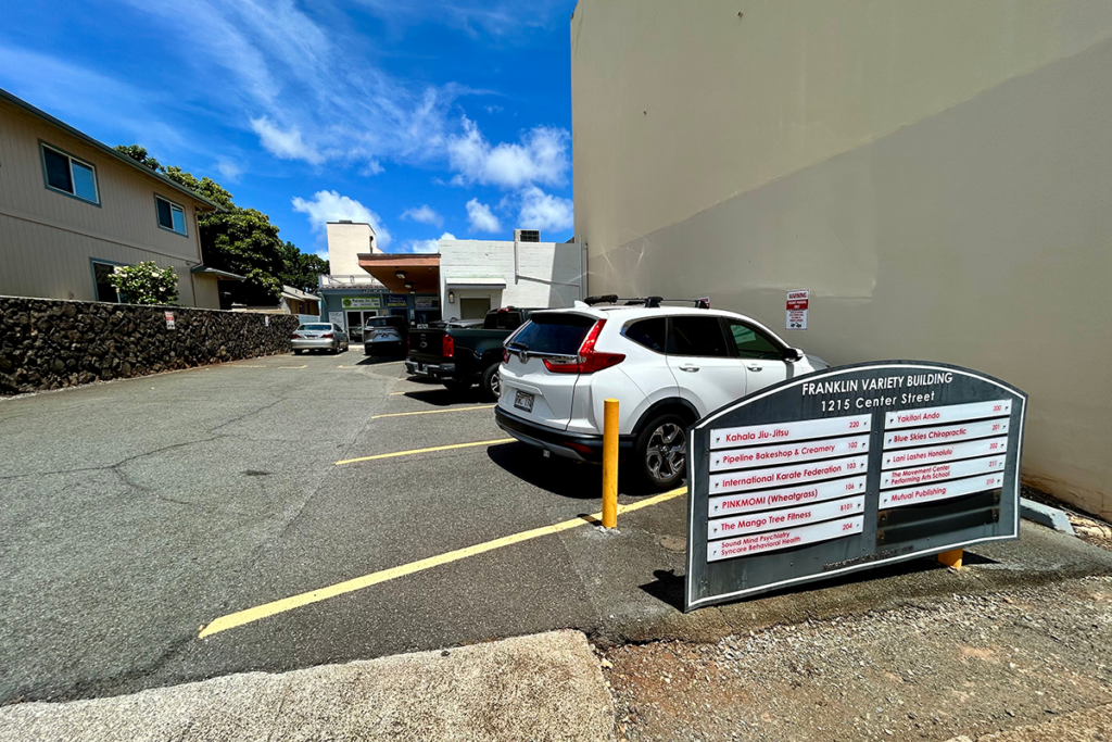 Franklin Variety Building Parking Lot Pc Andrea Lee