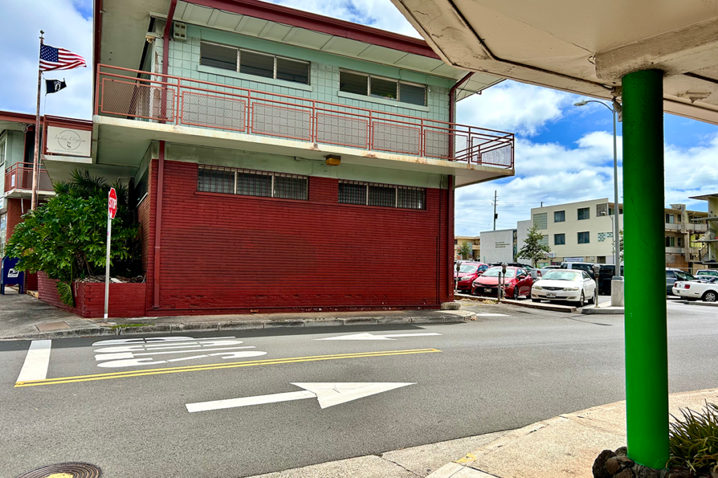 Kaimuki Municipal Lot 2 Koko Head Ave Entrance Pc Andrea Lee