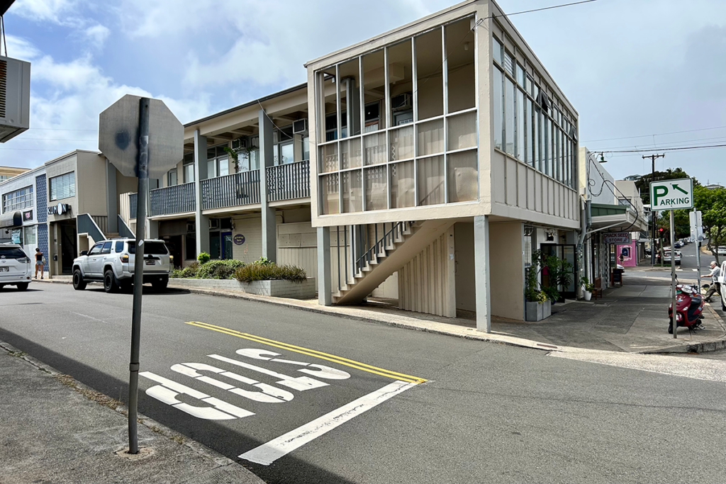 Kaimuki Municipal Lot 2 Mahina St Entrance Pc Andrea Lee