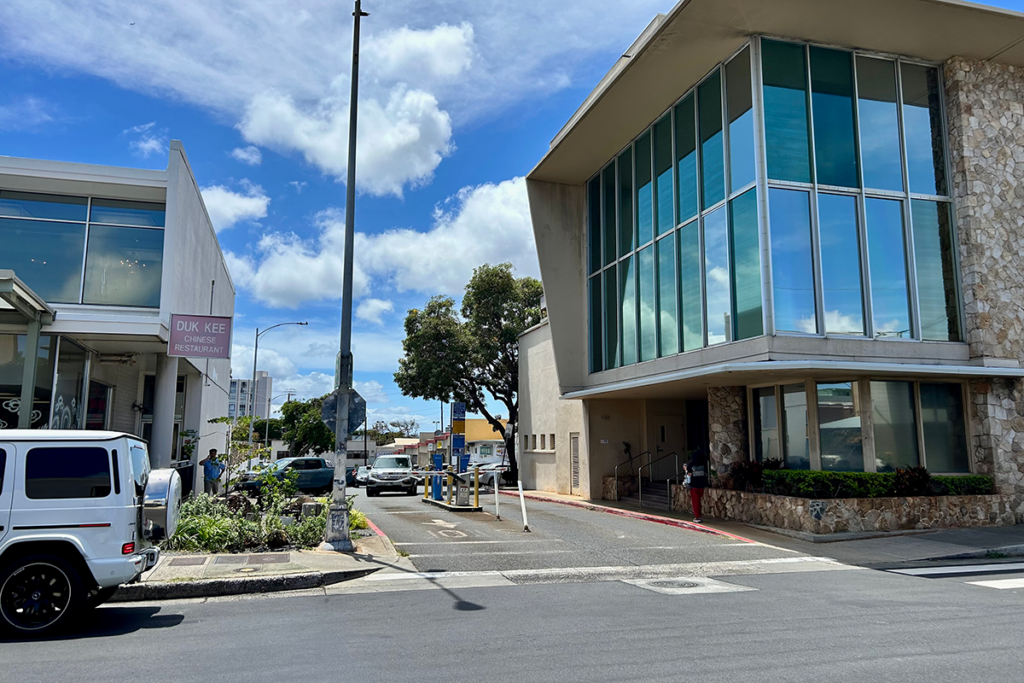 Kaimuki Municipal Lot 1 12th Ave Parking Entrance By Duk Kee Pc Andrea Lee
