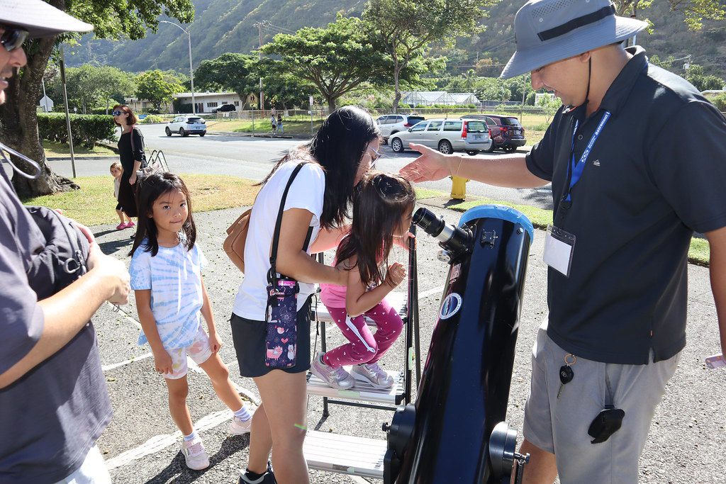 Astronaut Lacy Veach Day Of Discovery Photo Courtesy Of Hawaii Space Grant Consortium