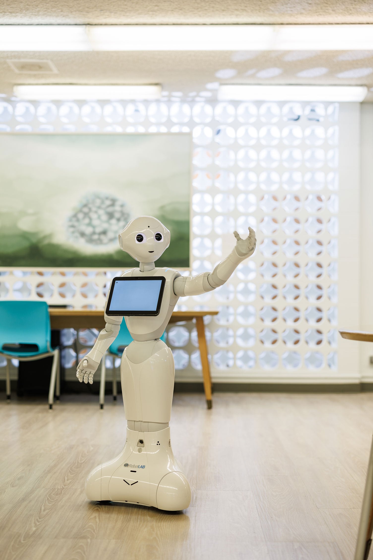 Hn2603 Ay Pepper The Library Robot 6286