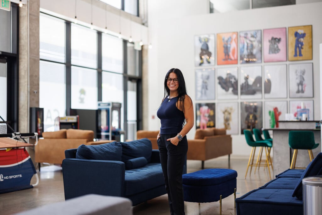 Hn2604 Ay Spill The Tea Cafe 3970 Sm