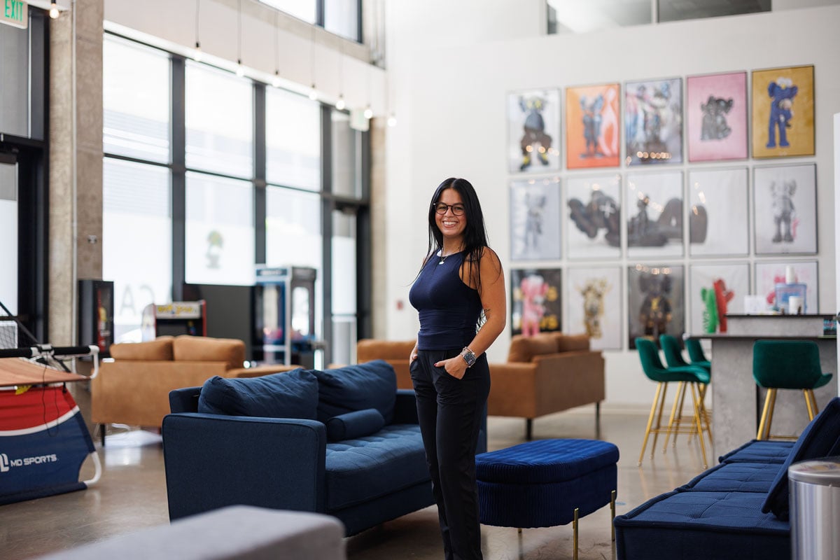 Hn2604 Ay Spill The Tea Cafe 3970 Sm