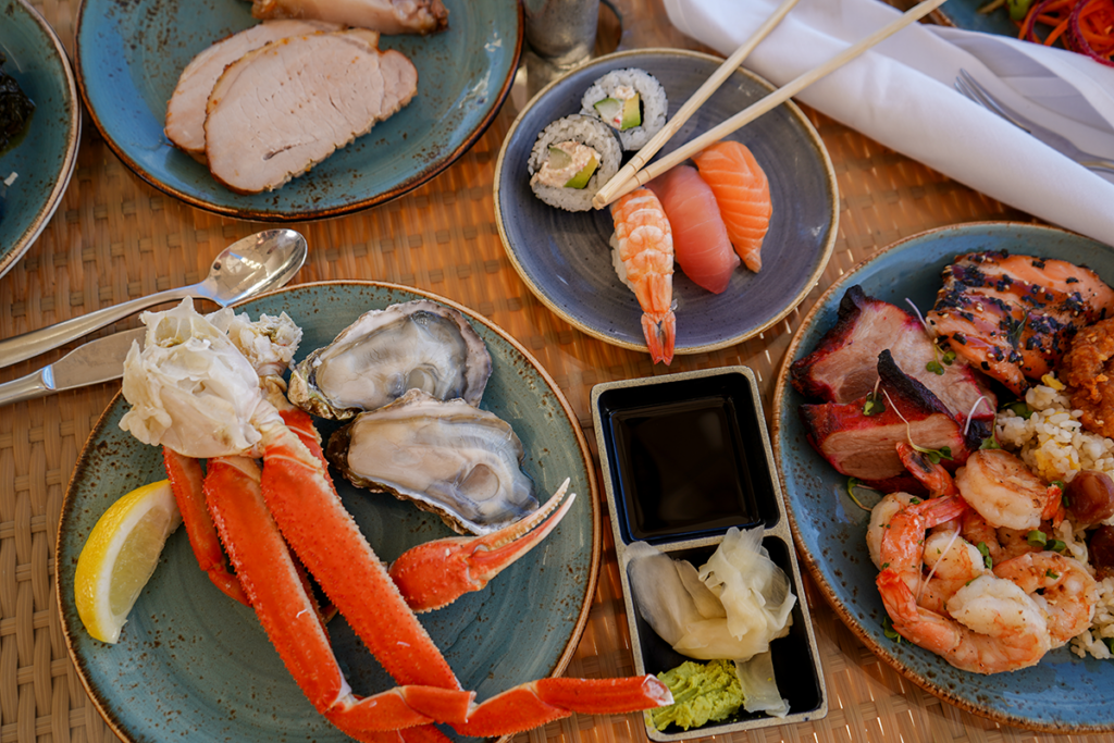 The Buffet At Hyatt Dining Table Courtesy Hyatt Regency Waikiki Beach Resort Spa