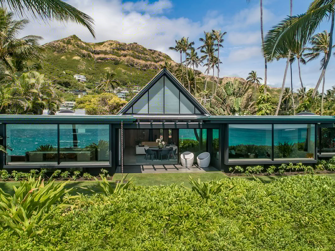 This Beachfront Ossipoff Is a Hawaiian Modern Masterpiece