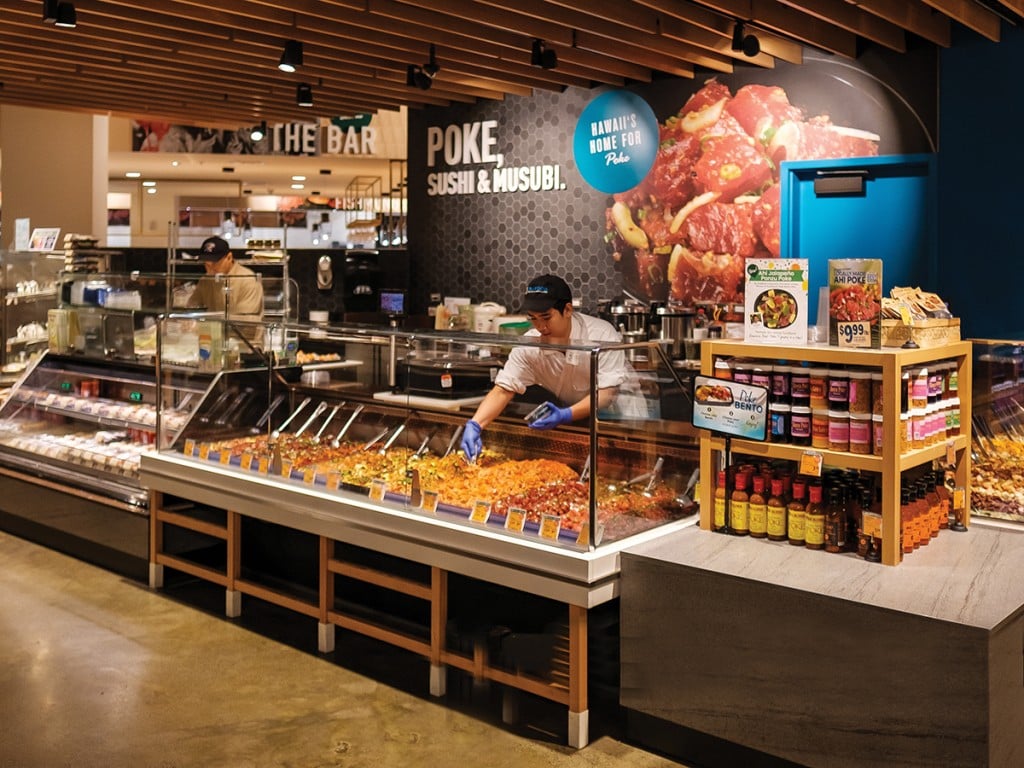 After 71 Years In Business Hawaiis Family Run Foodland Is Swinging For The Fences Poke Bar Ala Moana