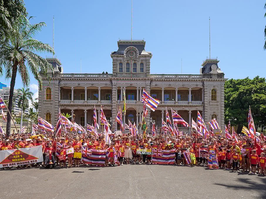 Photos Singing Their Stance About Mauna Kea On Sunday In Honolulu Cover